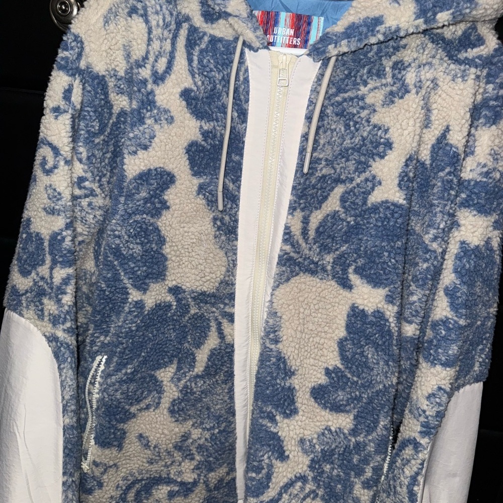 Urban Outfitters Blue and White Fleece Jacket